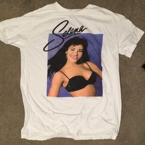selena graphic tee
